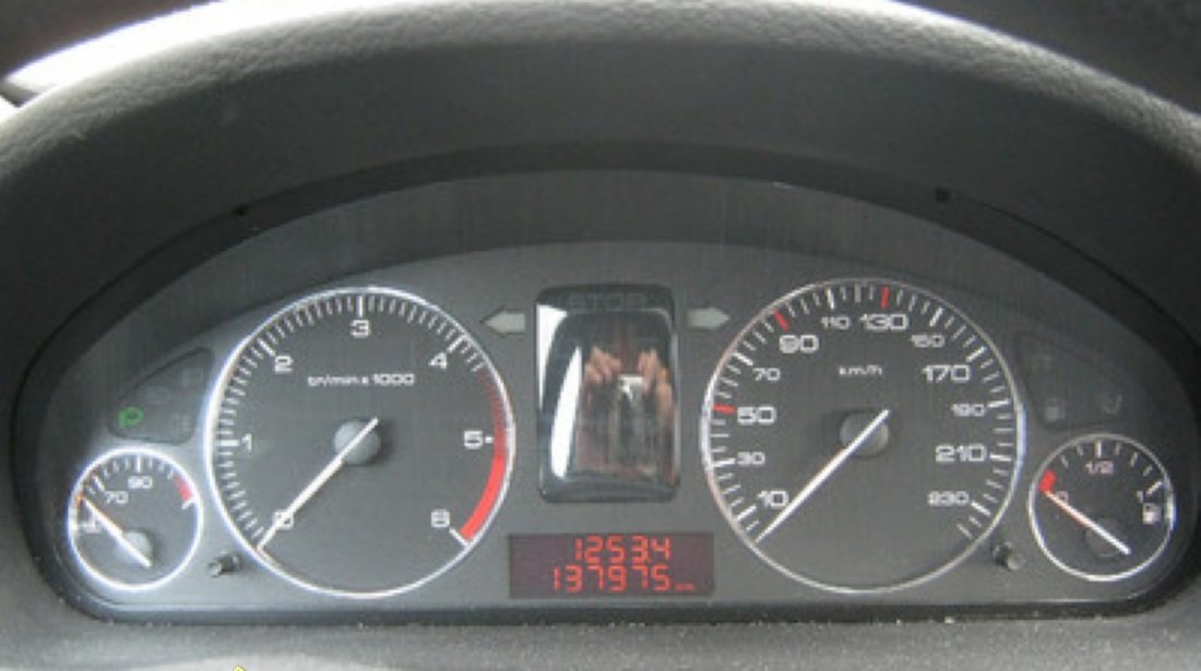 Dezmembrez Peugeot 407 1.6 hdi si 2000 hdi