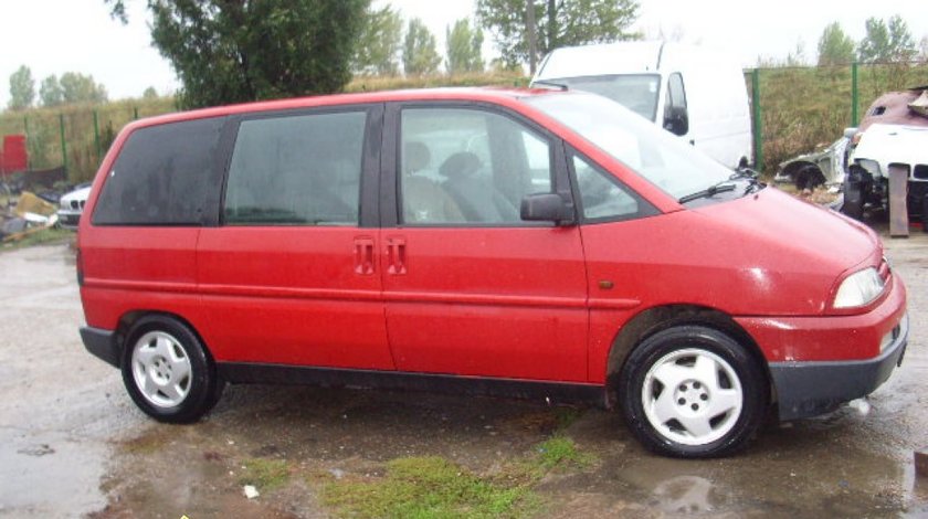 Dezmembrez Peugeot 806