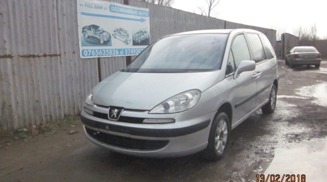 Dezmembrez Peugeot 807 2.2hdi