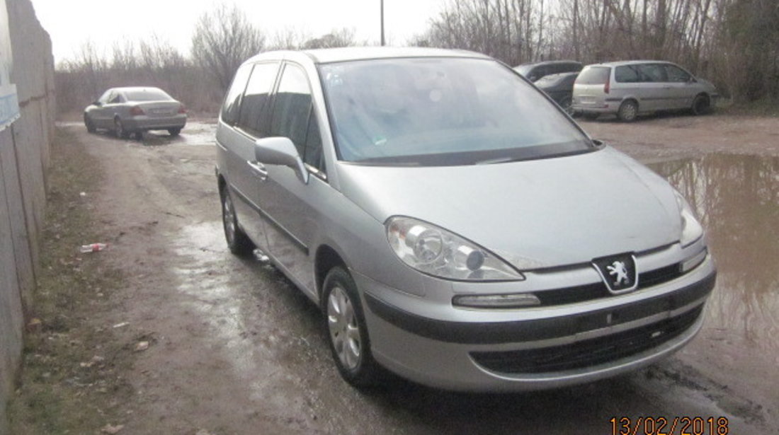 Dezmembrez Peugeot 807 2.2hdi