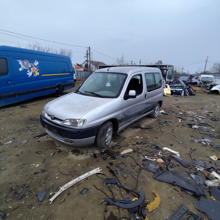 Dezmembrez Peugeot PARTNER 1 1996 - 2013 None None( CP: None, KW: None, CCM: None ) None
