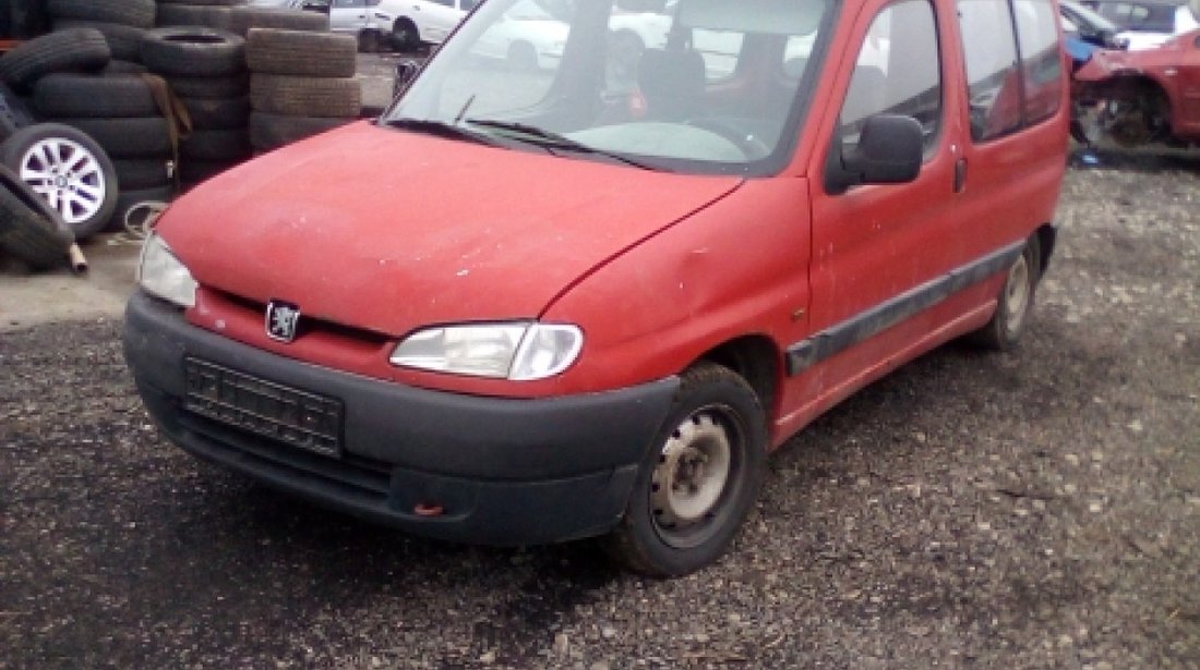 Dezmembrez Peugeot Partner, an 1998, motorizare 1.9 D