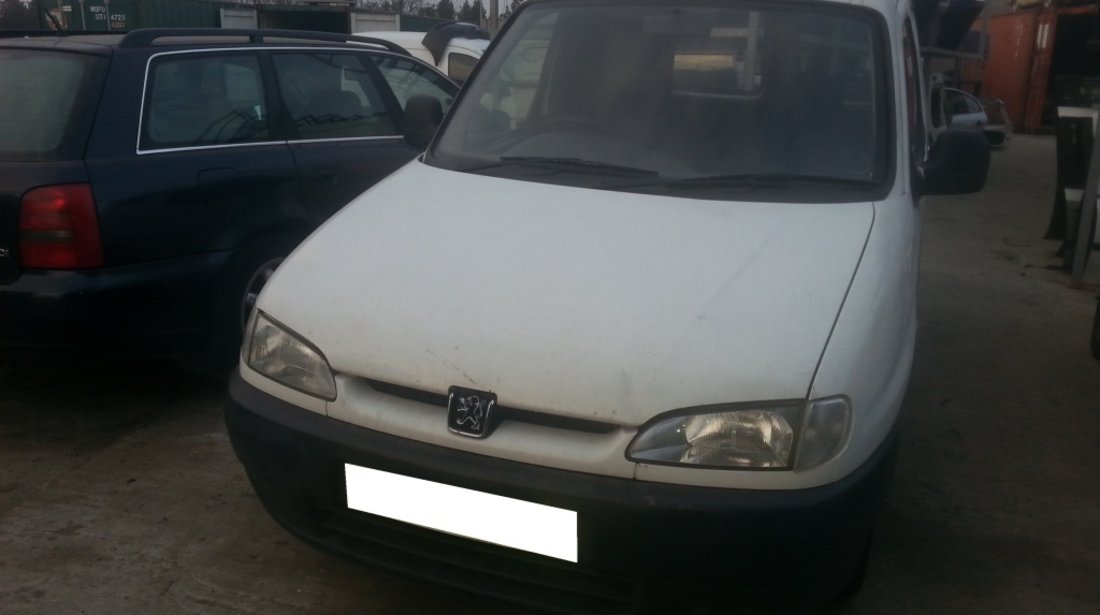 Dezmembrez Peugeot Partner an fabr. 2002, 1.9D