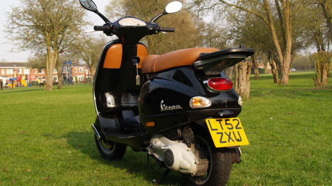 Dezmembrez Piaggio Vespa Et4 Lx4 125  cm 2 si 4T