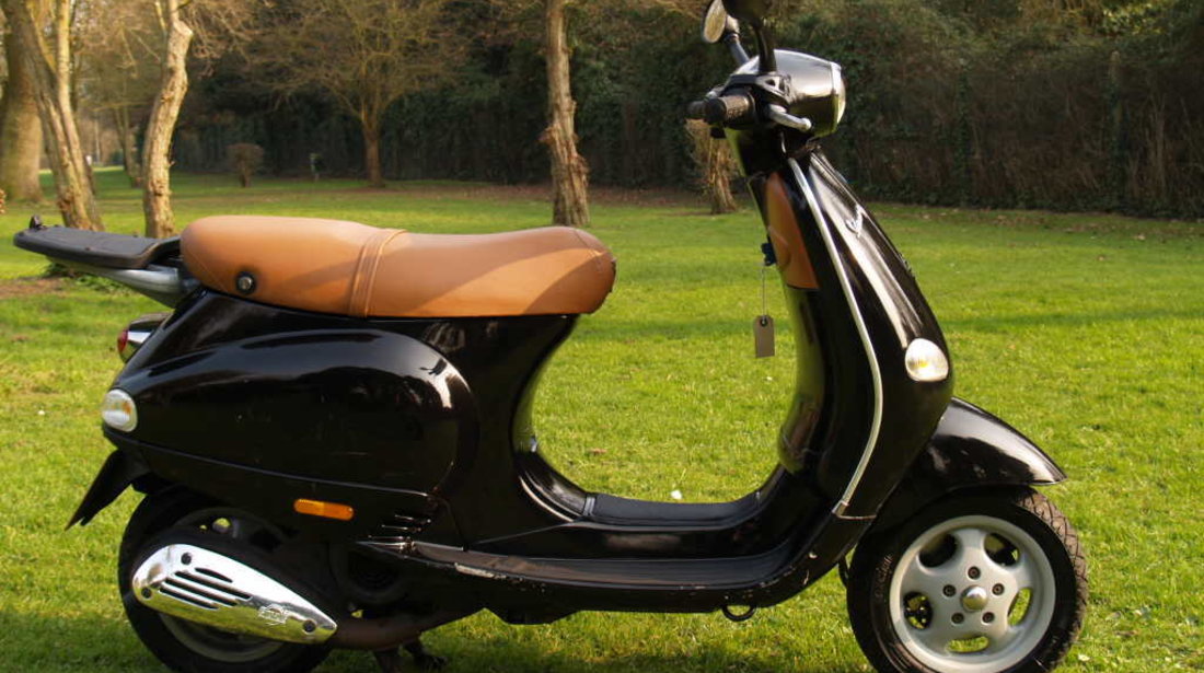 Dezmembrez Piaggio Vespa Et4 Lx4 125  cm 2 si 4T