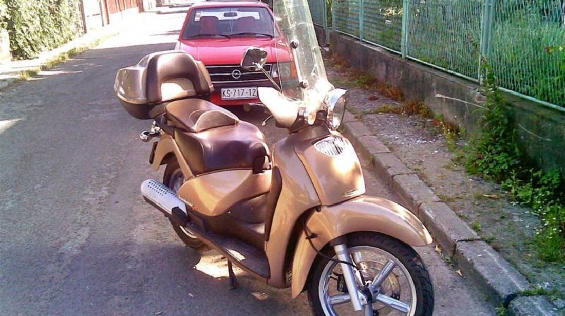 Dezmembrez,Piese  Aprilia Scarabeo 125 cm rotax