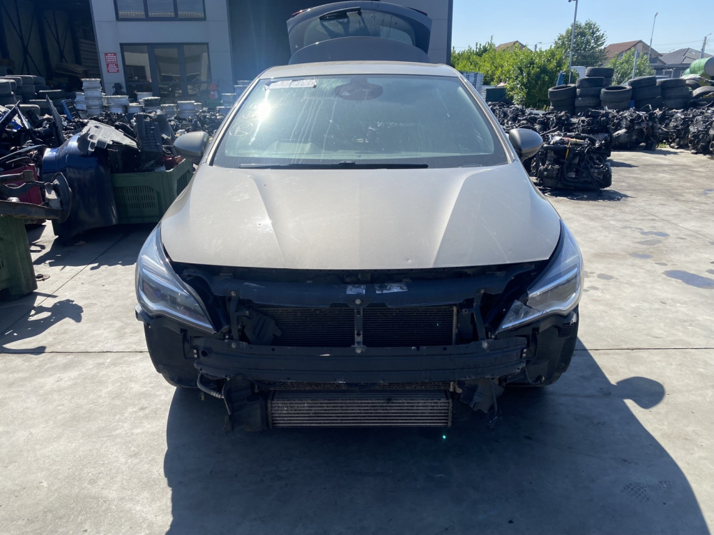 Dezmembrez piese caroserie, motor, cutie viteze, suspensie Opel Astra K 1.6 CDTI 2016, B16DTE