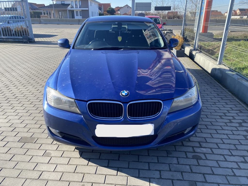 Dezmembrez piese caroserie, motor, cutie viteze, suspensie Bmw 3 (E90) facelift 2.0 diesel 2010, N47D20C