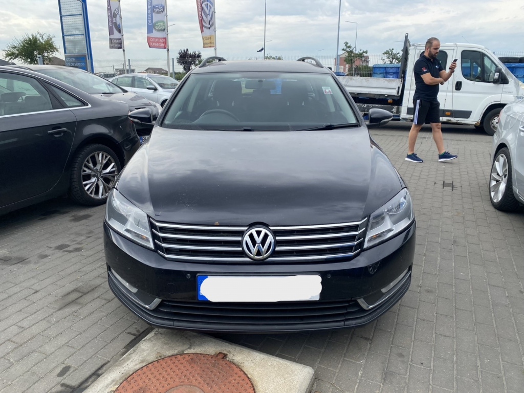Dezmembrez piese caroserie, motor, cutie viteze, suspensie VW Passat Variant (365) 1.6 TDI 2014, CAYC