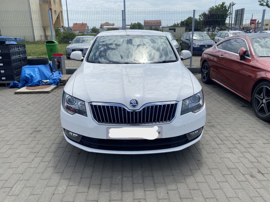 Dezmembrez piese caroserie, motor, cutie viteze, suspensie Skoda Superb II (3T4) facelift 1.6 TDI 2014, CAYC