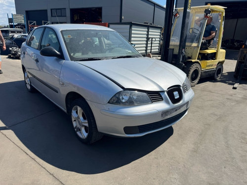 Dezmembrez piese caroserie, motor, cutie viteze, suspensie Seat Cordoba (6L2) 1.4 16V benz, BKY.