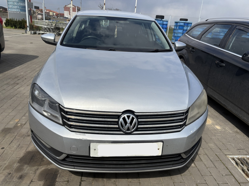 Dezmembrez piese caroserie, motor, cutie viteze, suspensie Vw Passat (362) 2.0 TDI,CFFB
