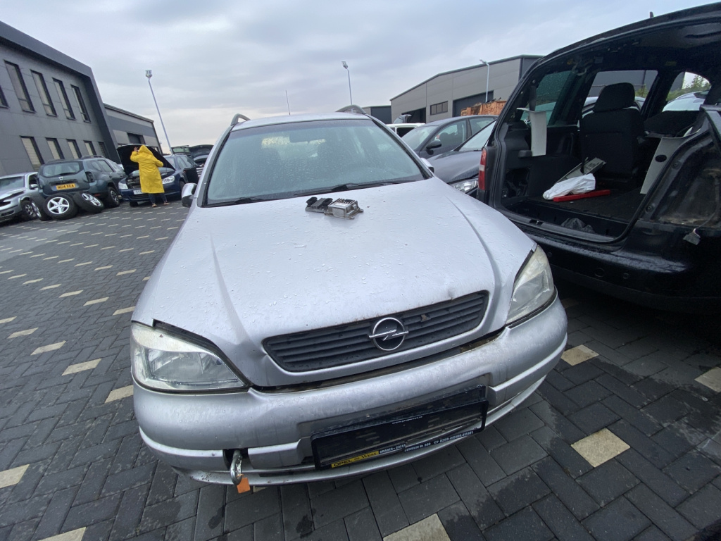 Dezmembrez piese caroserie, motor, cutie viteze, suspensie Opel Astra G Combi (F35) 1.7 DTI 2001, Y17DT
