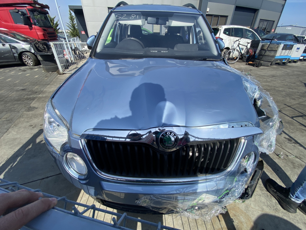 Dezmembrez piese caroserie, motor, cutie viteze, suspensie Skoda Yeti (5L) 2.0 TDI 2013, CFHA