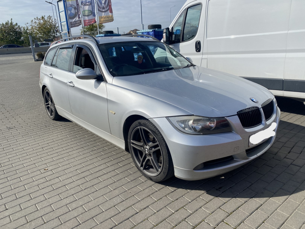 Dezmembrez piese caroserie, motor, cutie viteze, suspensie Bmw 3 Touring (E91) 2.0 diesel 2008, N47D20C