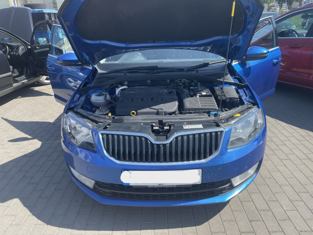 Dezmembrez piese caroserie, motor, cutie viteze, suspensie Skoda Octavia 3 Combi (5E5) 2.0 TDI 2016, CRMB