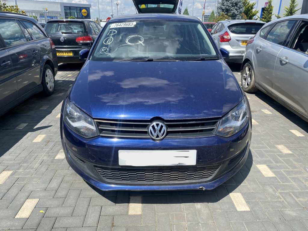 Dezmembrez piese caroserie, motor, cutie viteze, suspensie VW Polo (6R) 1.6 TDI 2010, CAYA