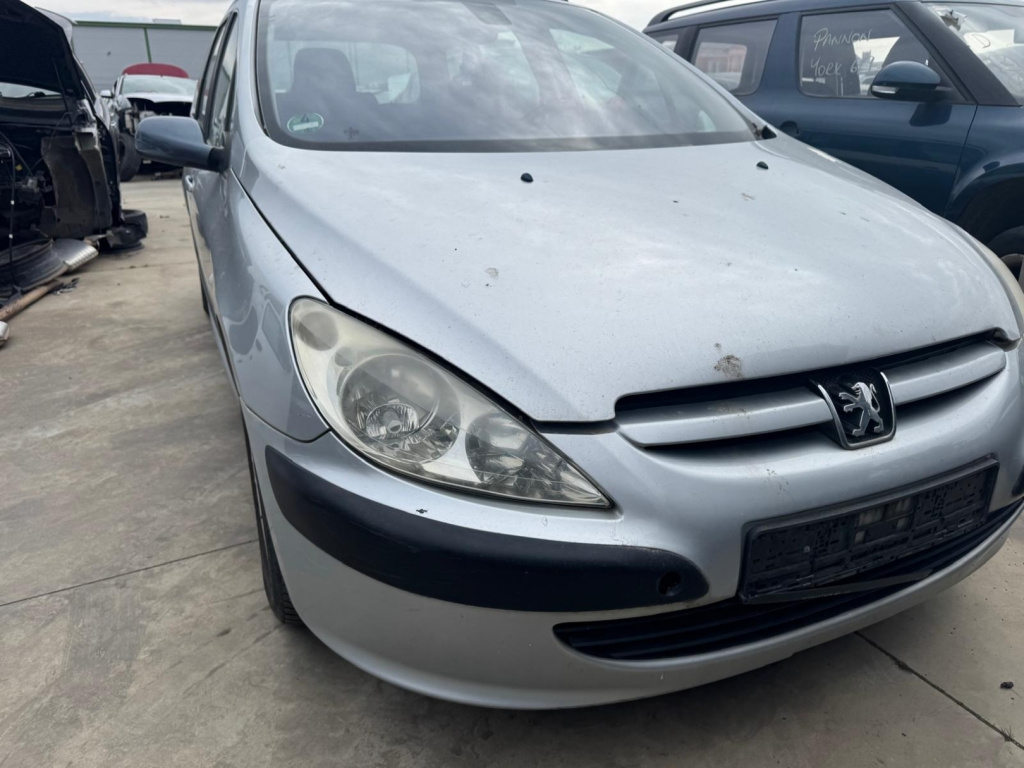 Dezmembrez piese caroserie, motor, cutie viteze, suspensie Peugeot 307 SW 2.0 HDI, RHR