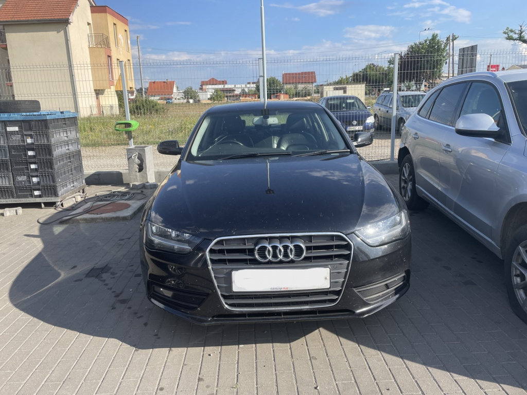 Dezmembrez piese caroserie, motor, cutie viteze, suspensie, Audi A4 (8K2, B8) facelift 2.0 TDI 2013, CJC