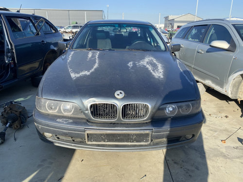 Dezmembrez piese caroserie, motor, cutie viteze, suspensie Bmw 5 (E39) 2.0 diesel 2000, M47D20 (204D...