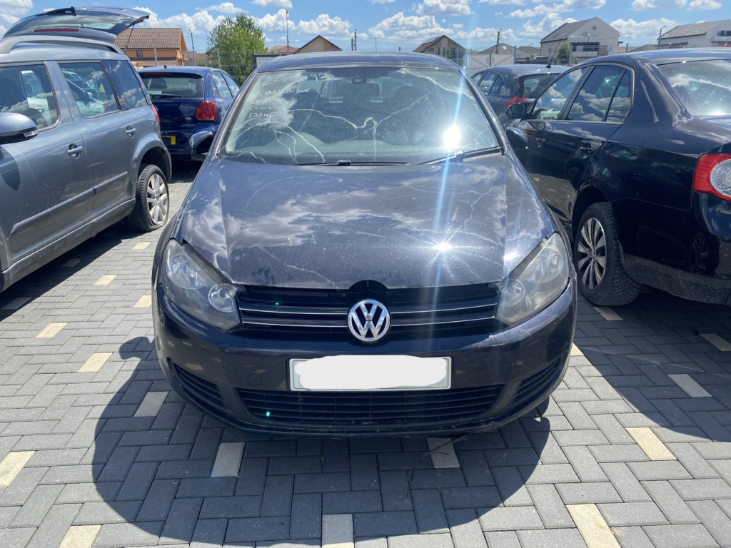 Dezmembrez piese caroserie, motor, cutie viteze, suspensie VW Golf 6 (5K1) 2.0 TDI 2009, CBDC