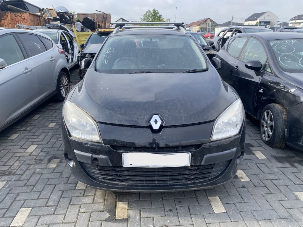 Dezmembrez piese caroserie, motor, cutie viteze, suspensie Renault Megane 3 Combi 1.5 DCI 2010, K9K836