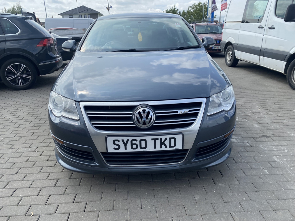 Dezmembrez piese caroserie, motor, cutie viteze, suspensie VW Passat (3C2) R-line 2.0 TDI 2010, CBDC