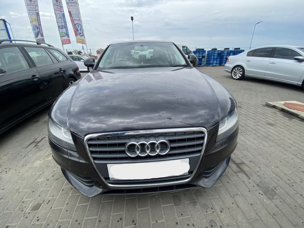 Dezmembrez piese caroserie, motor, cutie viteze, suspensie Audi A4 (8K2, B8) 2.0 TDI 2008, CAGA