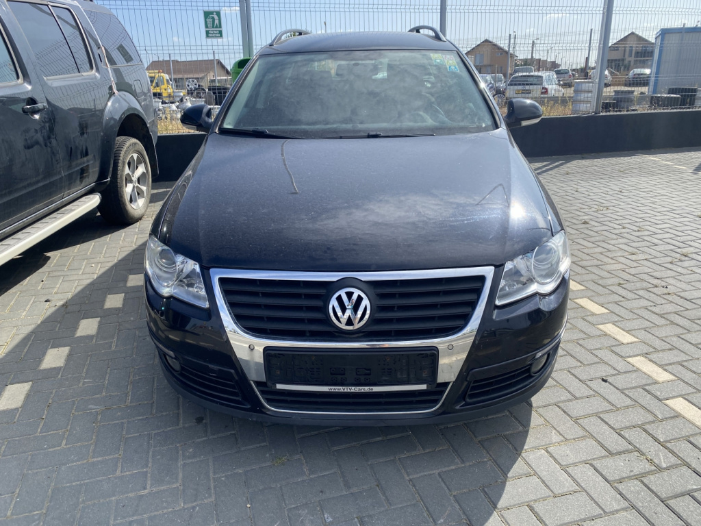 Dezmembrez piese caroserie, motor, cutie viteze, suspensie VW Passat Variant (3C5) 2.0 TDI 2008, CBAB