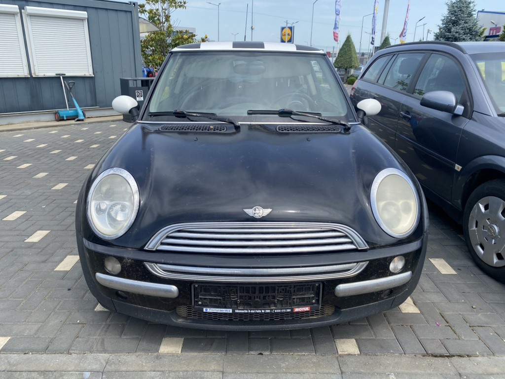 Dezmembrez piese caroserie, motor, cutie viteze, suspensie Mini Cooper (R50, R53) 1.6 benz 2002, W10B16A