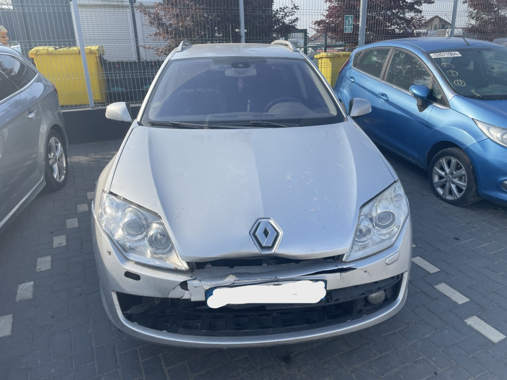 Dezmembrez piese caroserie, motor, cutie viteze, suspensie Renault Laguna 3 Combi 2.0 DCI 2008, M9R742