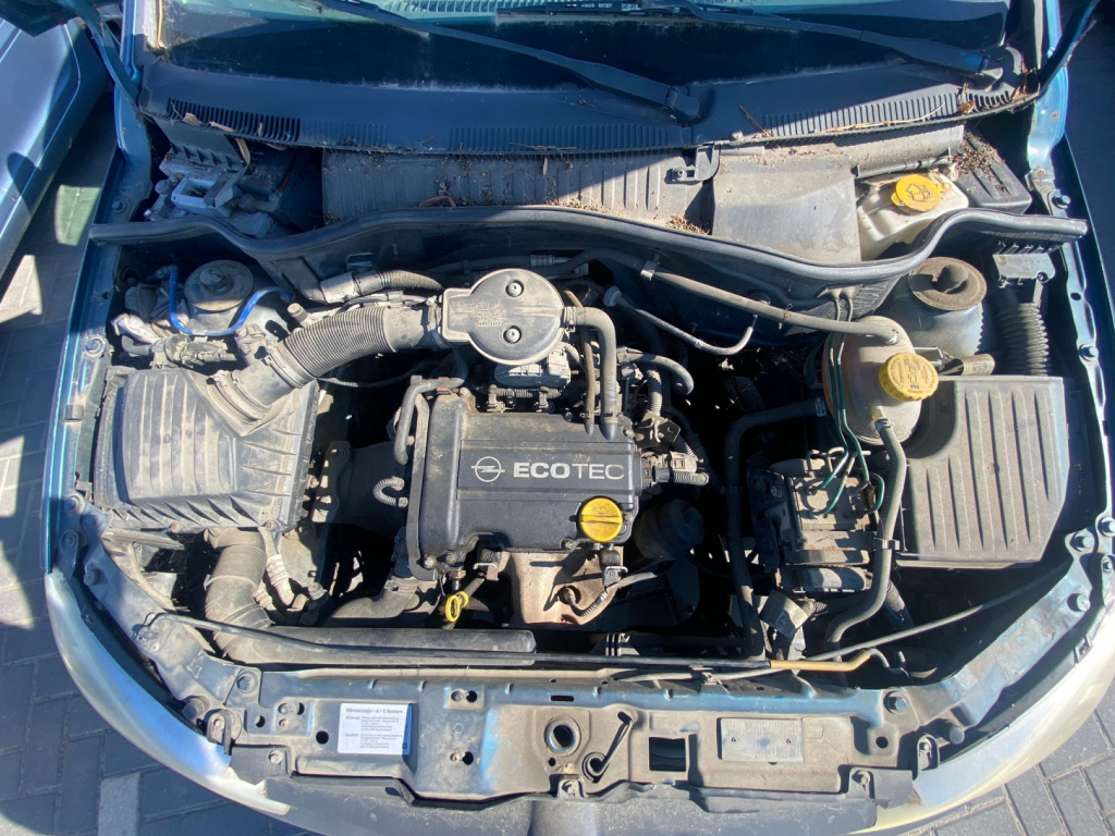 Dezmembrez piese caroserie, motor, cutie viteze, suspensie, Opel Corsa C (F08, F68) 1.0 benz 2001, Z10XE