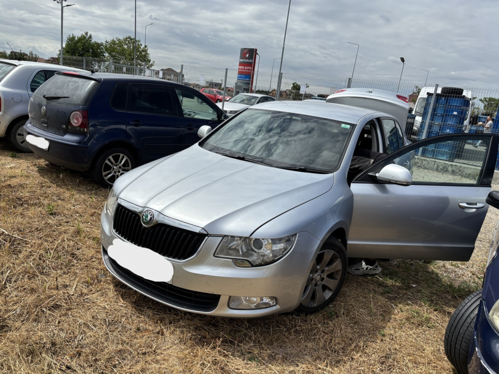 Dezmembrez piese caroserie, motor, cutie viteze, suspensie, Skoda Superb II (3T4), 1.6 TDI, CAYC.