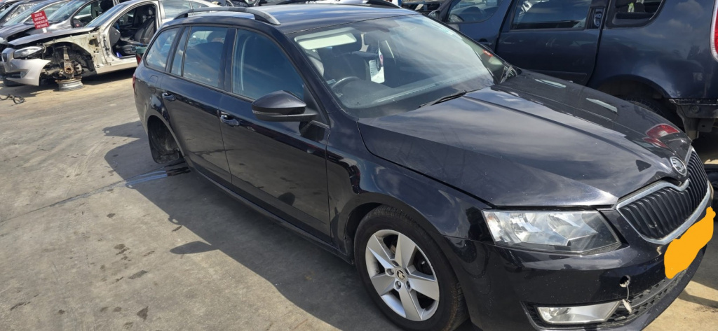 Dezmembrez piese caroserie, motor, cutie viteze, suspensie, Skoda Octavia 3 Combi (5E5), 1.6 TDI, CLHA.