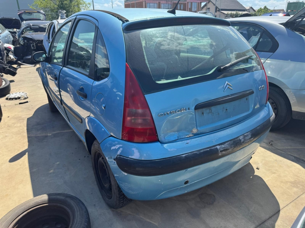Dezmembrez piese caroserie, motor, cutie viteze, suspensie Citroen C3 (I)1.4 HDI, 8HZ.