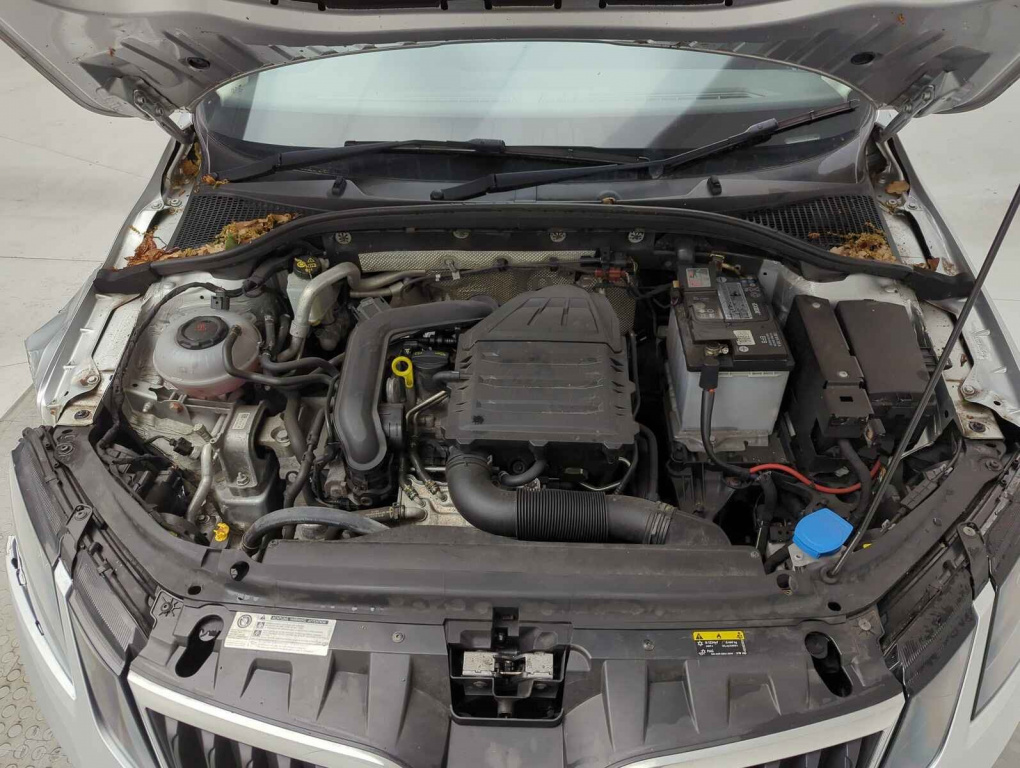 Dezmembrez piese caroserie, motor, cutie viteze, suspensie, Skoda Octavia 3 Combi (5E5) 1.0 TSI
