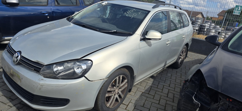 Dezmembrez piese caroserie, motor, cutie viteze, suspensie, VW Golf 6 Variant (AJ5), 1.6 TDI, CAYC.