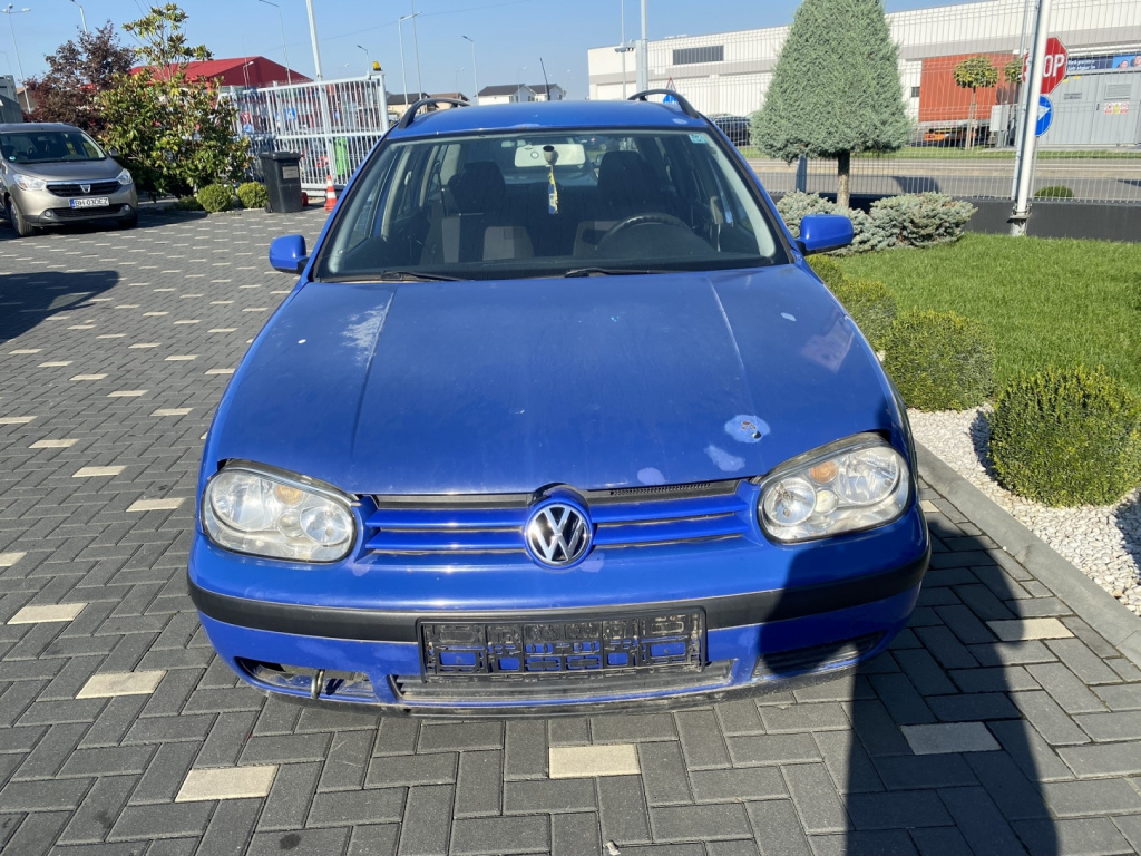 Dezmembrez piese caroserie, motor, cutie viteze, suspensie VW Golf 4 Variant (1J5) 1.4 16v benz 2000, AXP
