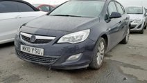 Dezmembrez piese caroserie Opel Astra J
