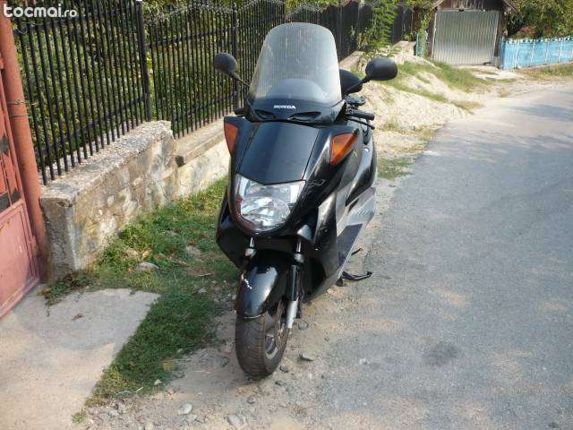 Dezmembrez,piese Honda Foresight 250 4T