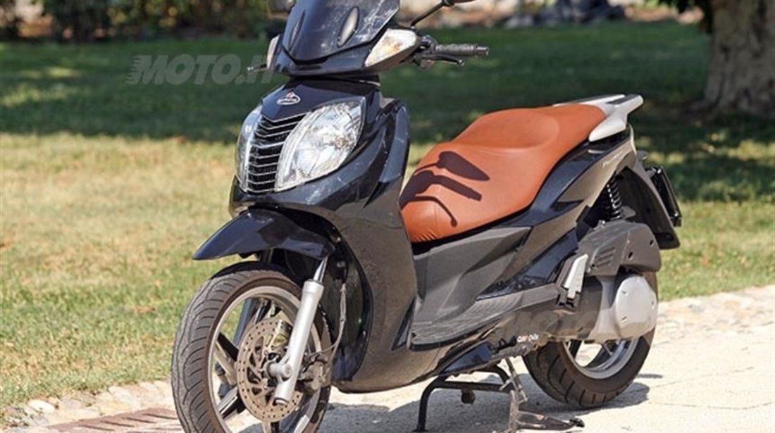 Dezmembrez,Piese Malaguti Password 250 cm Motor Yamaha Acte Italia