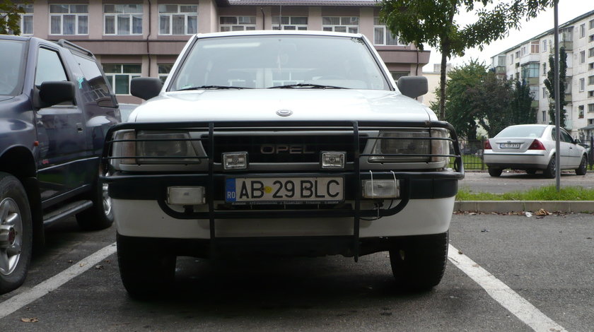 Dezmembrez,Piese Opel Frontera A Sport 2000 Benzina 1991 1996
