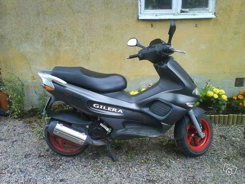 Dezmembrez,Piese  Piaggio Gilera runner 180 2 T apa cu fata pe disc fata spate