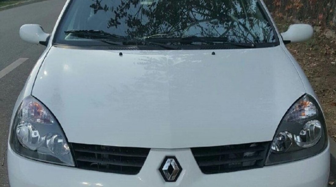 Dezmembrez,Piese Renault Clio 2 Facelift Symbol 1.5 dci euro 4 alb