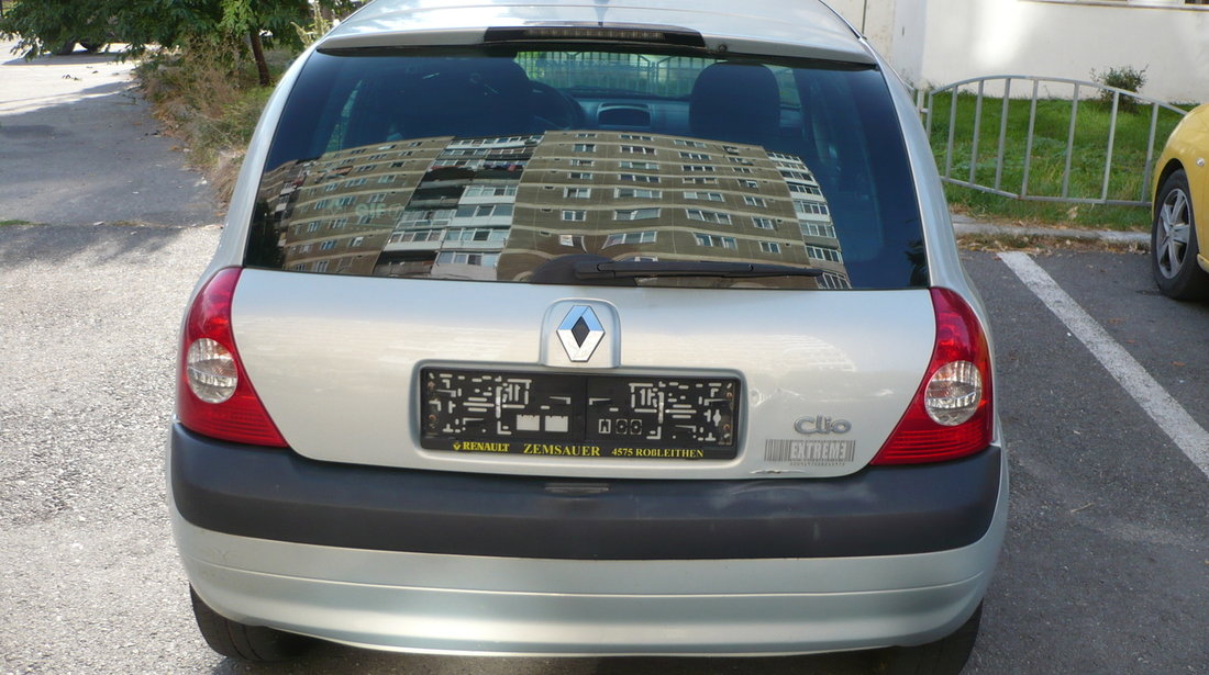 Dezmembrez,Piese Renault Clio 2 Hatchback 1.5 dci euro 3 Gri Metalizat