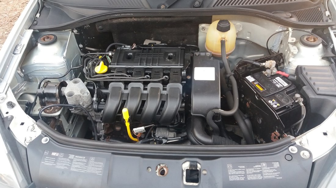 Dezmembrez,Piese Renault Clio 2 Hatchback 4 usi 1.2 benzina 16V Gri Metalizat