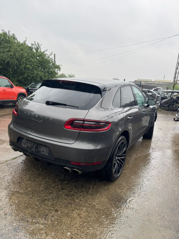 Dezmembrez Porsche Macan 2015