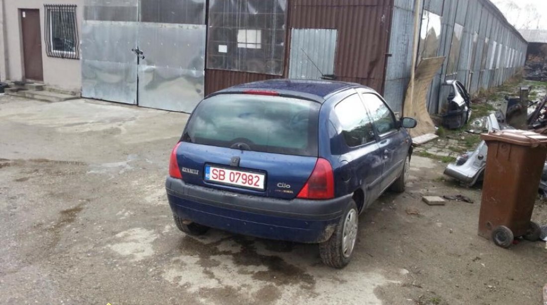 Dezmembrez Renault Clio 1 4 an 2000 putere 55kw motor 1390 cm3