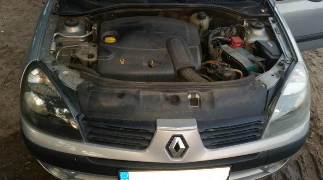 Dezmembrez renault clio 1.5 dci k9k-a7 65 de cai euro 3