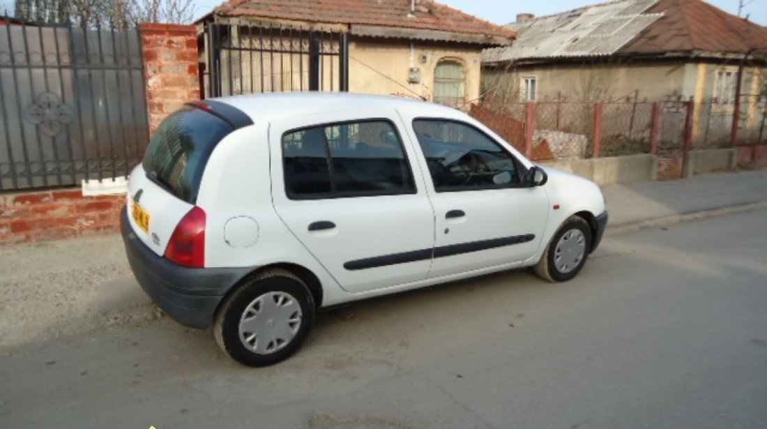 Dezmembrez renault clio 1 9 d